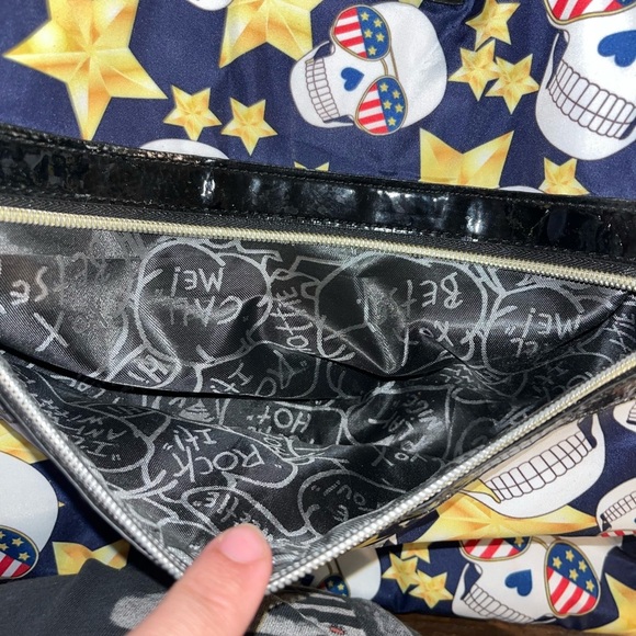 Betsey Johnson Large Satchel Bag Zip Skulls W/ American Sunglasses 25"X16" Blue - Picture 3 of 5